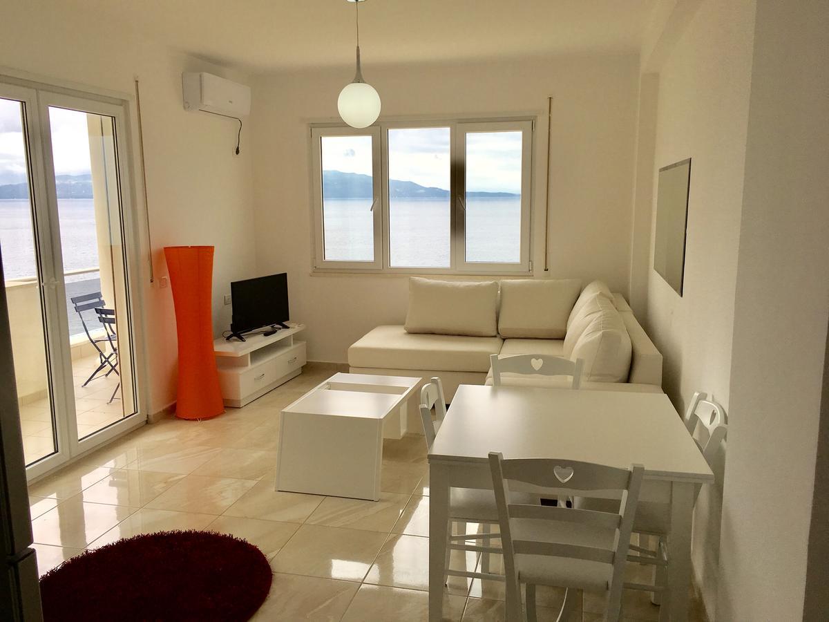 White Residence Apartament Sarandë Buitenkant foto