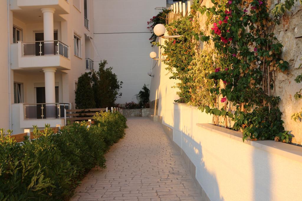 White Residence Apartament Sarandë Buitenkant foto