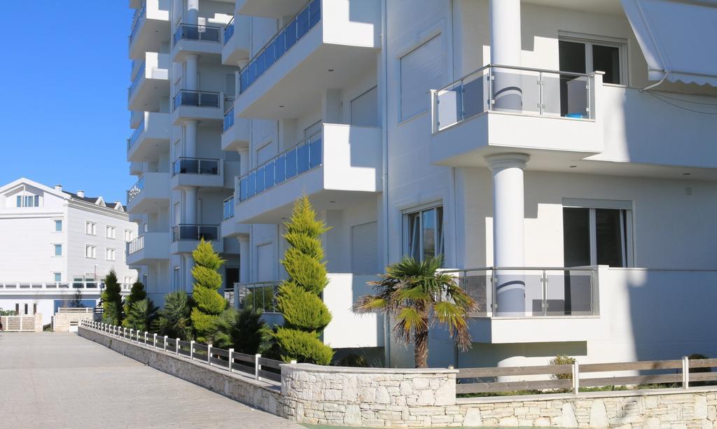 White Residence Apartament Sarandë Buitenkant foto