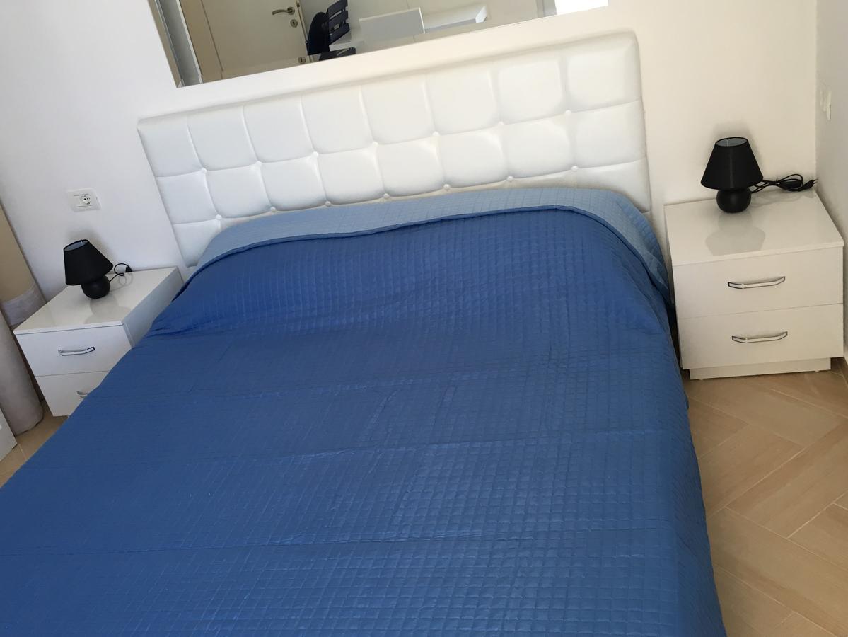 White Residence Apartament Sarandë Buitenkant foto