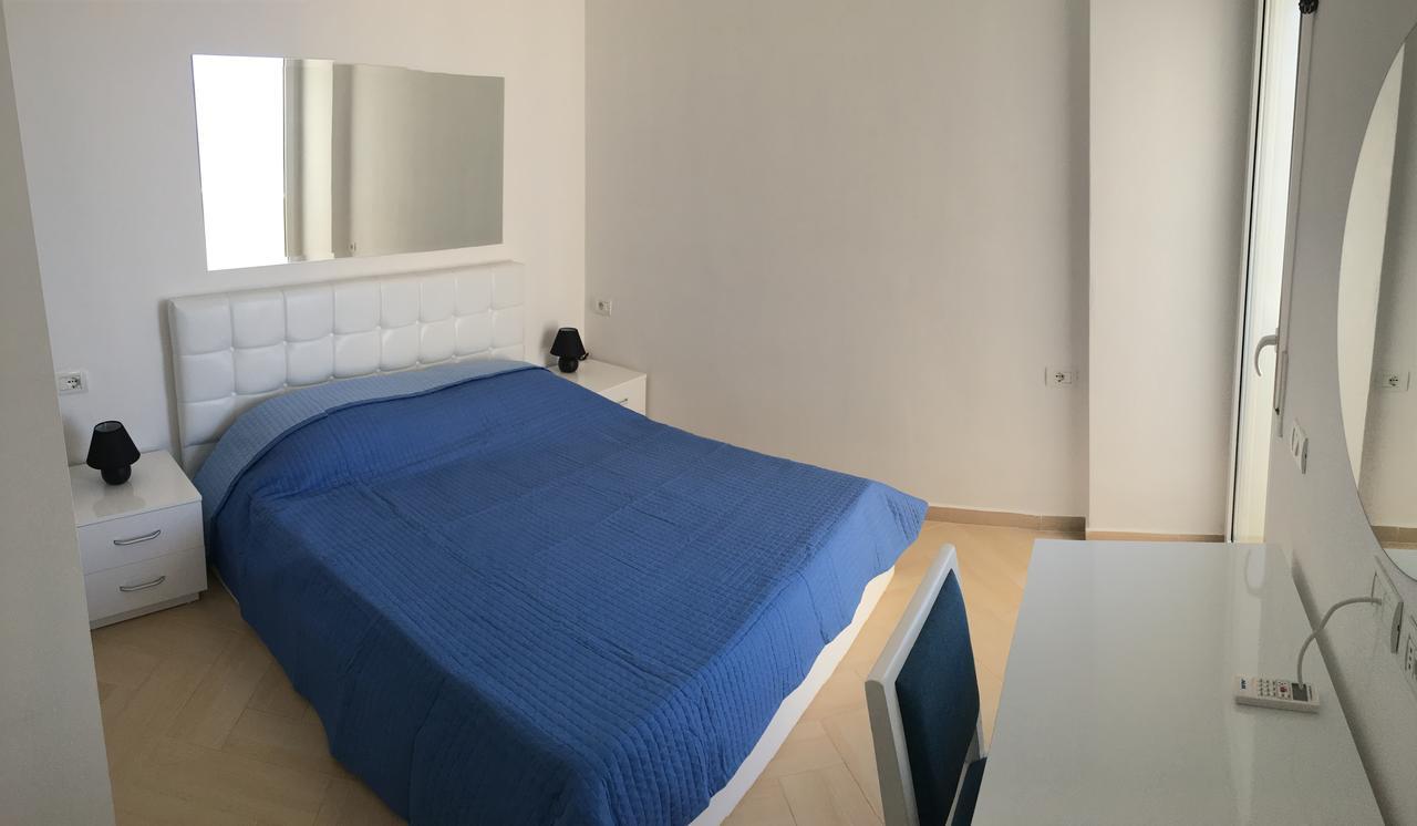White Residence Apartament Sarandë Buitenkant foto