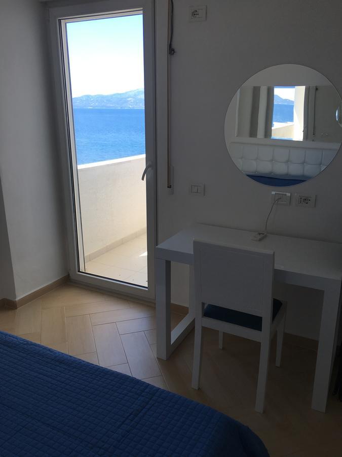 White Residence Apartament Sarandë Buitenkant foto
