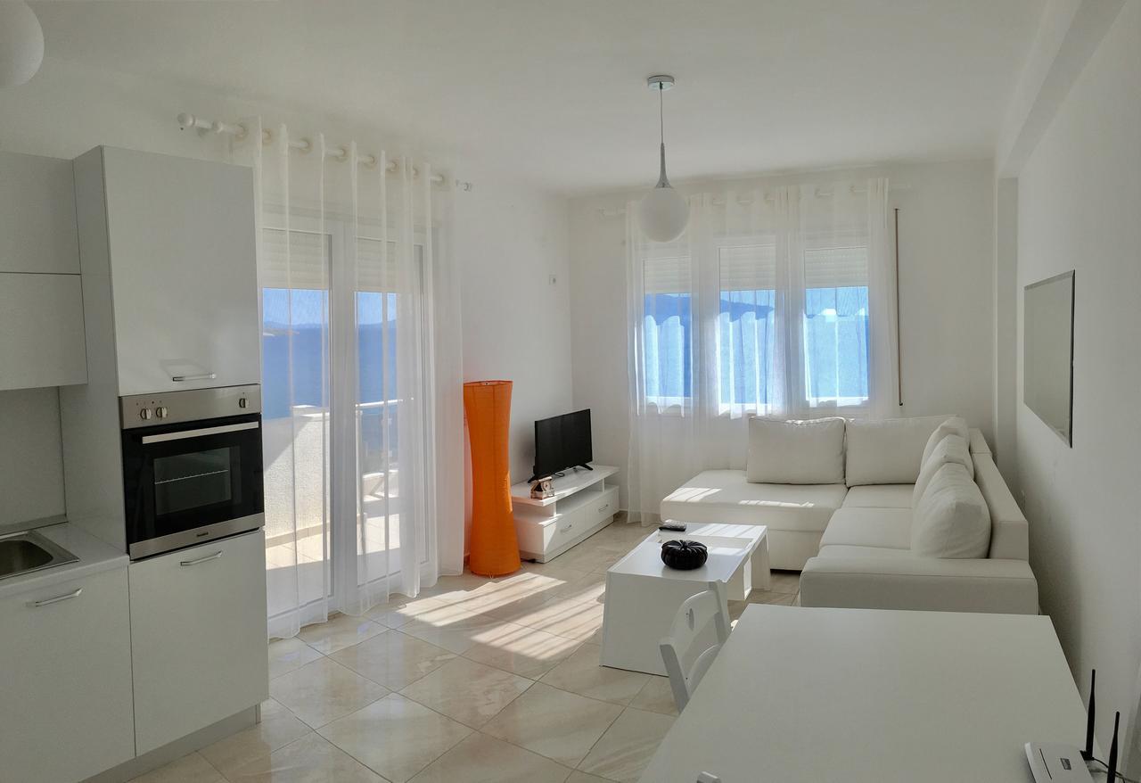 White Residence Apartament Sarandë Buitenkant foto